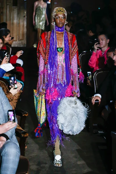 Look 32